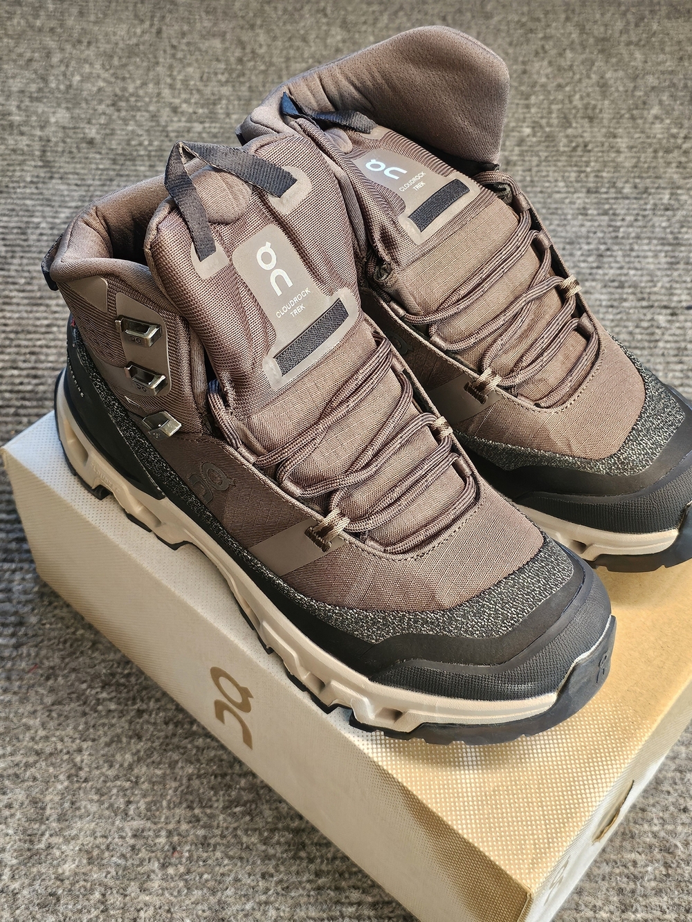 On Running Cloudrock Trek 2 Waterproof Mid Hiking Shoes Brown Size 9 New - Picture 5 of 8